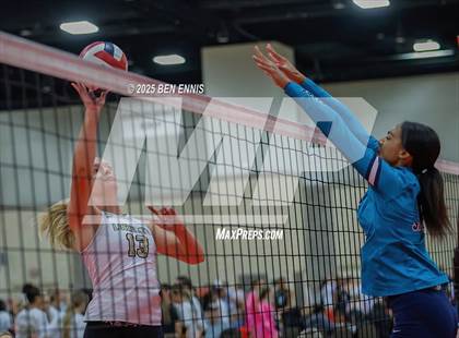 Thumbnail 2 in Loretto vs. Siegel (Showdown at the Sunsphere) photogallery.