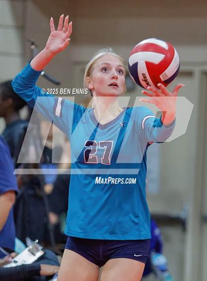 Thumbnail 2 in Loretto vs. Siegel (Showdown at the Sunsphere) photogallery.