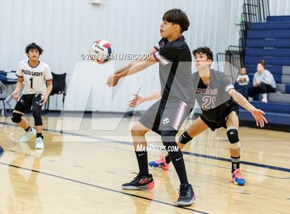 Thumbnail 2 in Regis Groff vs. Bear Creek photogallery.