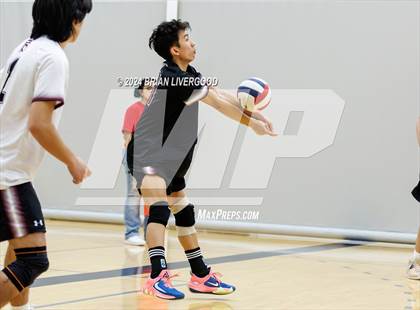 Thumbnail 3 in Regis Groff vs. Bear Creek photogallery.