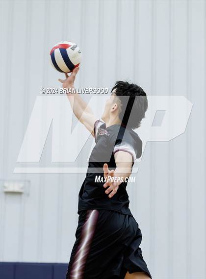 Thumbnail 1 in Regis Groff vs. Bear Creek photogallery.