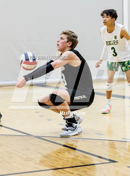Thumbnail 1 in Regis Groff vs. Bear Creek photogallery.