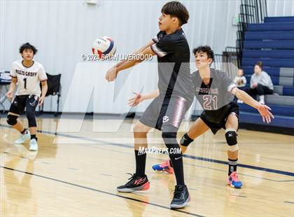 Thumbnail 3 in Regis Groff vs. Bear Creek photogallery.