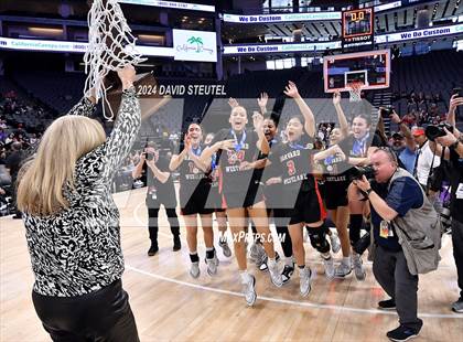 Thumbnail 2 in Harvard-Westlake vs. Colfax (CIF State D2 Final) photogallery.