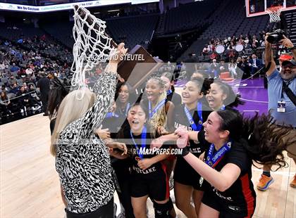Thumbnail 1 in Harvard-Westlake vs. Colfax (CIF State D2 Final) photogallery.