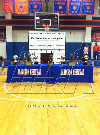 Thumbnail 3 in Madison Central TOC Ceremony photogallery.