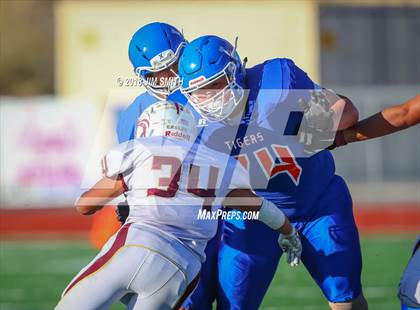 Thumbnail 1 in Belen @ Los Lunas (NMAA 5A Quarterfinal) photogallery.