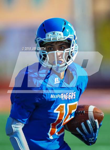 Thumbnail 2 in Belen @ Los Lunas (NMAA 5A Quarterfinal) photogallery.