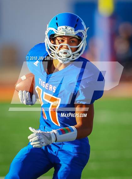 Thumbnail 1 in Belen @ Los Lunas (NMAA 5A Quarterfinal) photogallery.
