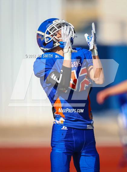 Thumbnail 2 in Belen @ Los Lunas (NMAA 5A Quarterfinal) photogallery.