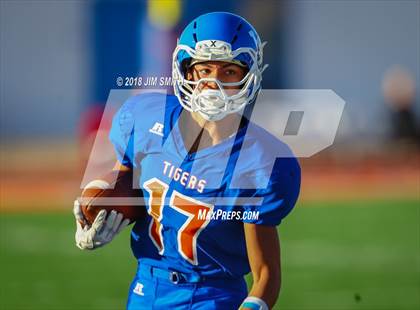 Thumbnail 3 in Belen @ Los Lunas (NMAA 5A Quarterfinal) photogallery.