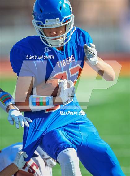 Thumbnail 1 in Belen @ Los Lunas (NMAA 5A Quarterfinal) photogallery.