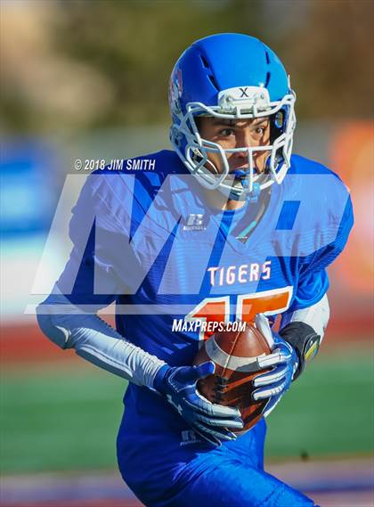 Thumbnail 3 in Belen @ Los Lunas (NMAA 5A Quarterfinal) photogallery.