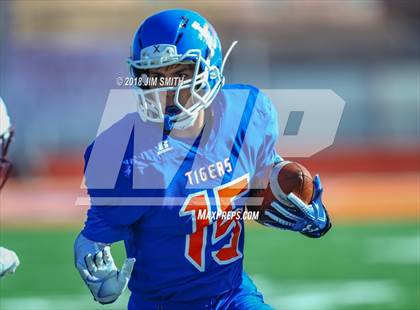 Thumbnail 3 in Belen @ Los Lunas (NMAA 5A Quarterfinal) photogallery.