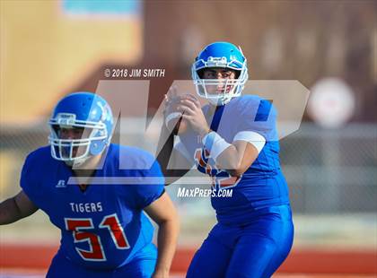 Thumbnail 1 in Belen @ Los Lunas (NMAA 5A Quarterfinal) photogallery.