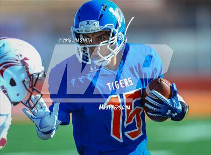 Thumbnail 1 in Belen @ Los Lunas (NMAA 5A Quarterfinal) photogallery.