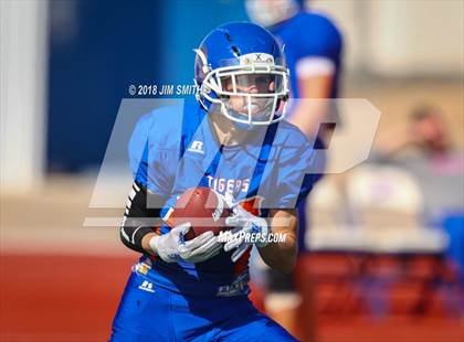 Thumbnail 3 in Belen @ Los Lunas (NMAA 5A Quarterfinal) photogallery.