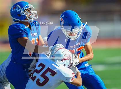 Thumbnail 2 in Belen @ Los Lunas (NMAA 5A Quarterfinal) photogallery.