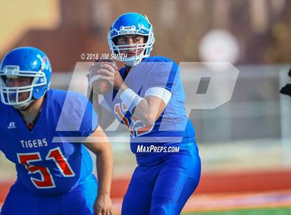 Thumbnail 2 in Belen @ Los Lunas (NMAA 5A Quarterfinal) photogallery.
