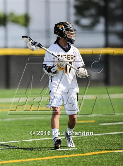 Thumbnail 3 in Hand vs. Pomperaug (CIAC Class M Quarterfinal) photogallery.