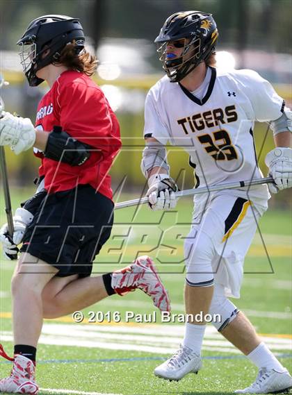 Thumbnail 2 in Hand vs. Pomperaug (CIAC Class M Quarterfinal) photogallery.