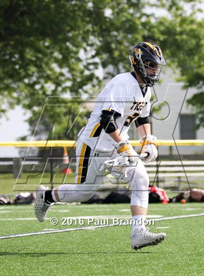 Thumbnail 3 in Hand vs. Pomperaug (CIAC Class M Quarterfinal) photogallery.