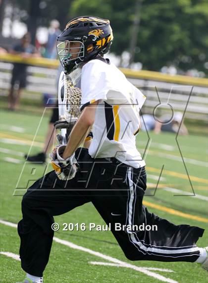 Thumbnail 2 in Hand vs. Pomperaug (CIAC Class M Quarterfinal) photogallery.