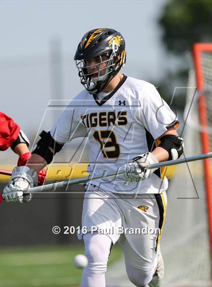 Thumbnail 3 in Hand vs. Pomperaug (CIAC Class M Quarterfinal) photogallery.