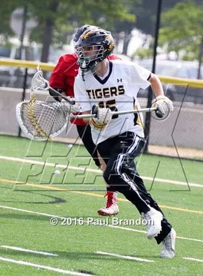 Thumbnail 1 in Hand vs. Pomperaug (CIAC Class M Quarterfinal) photogallery.