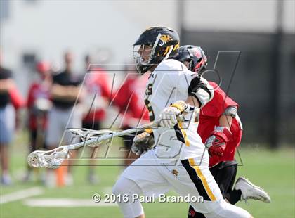 Thumbnail 2 in Hand vs. Pomperaug (CIAC Class M Quarterfinal) photogallery.