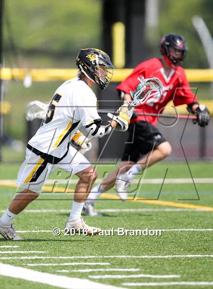 Thumbnail 1 in Hand vs. Pomperaug (CIAC Class M Quarterfinal) photogallery.