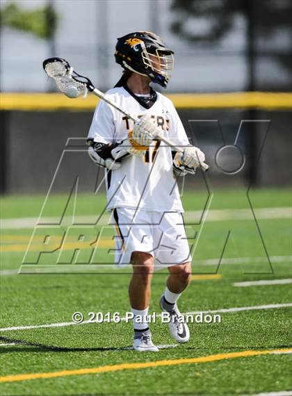 Thumbnail 1 in Hand vs. Pomperaug (CIAC Class M Quarterfinal) photogallery.