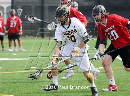 Thumbnail 2 in Hand vs. Pomperaug (CIAC Class M Quarterfinal) photogallery.