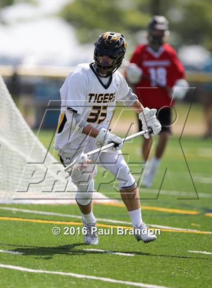 Thumbnail 3 in Hand vs. Pomperaug (CIAC Class M Quarterfinal) photogallery.