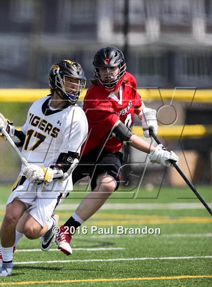 Thumbnail 3 in Hand vs. Pomperaug (CIAC Class M Quarterfinal) photogallery.
