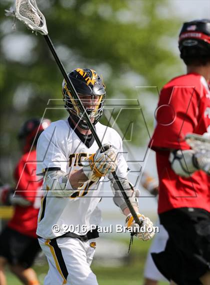 Thumbnail 1 in Hand vs. Pomperaug (CIAC Class M Quarterfinal) photogallery.