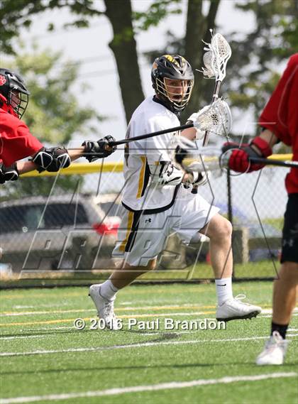 Thumbnail 1 in Hand vs. Pomperaug (CIAC Class M Quarterfinal) photogallery.
