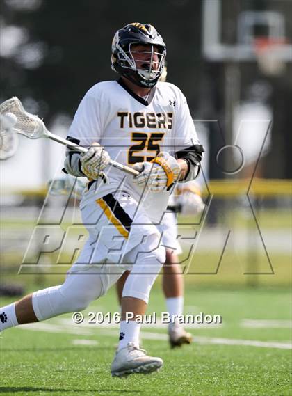 Thumbnail 1 in Hand vs. Pomperaug (CIAC Class M Quarterfinal) photogallery.