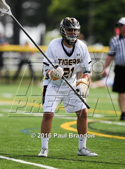 Thumbnail 3 in Hand vs. Pomperaug (CIAC Class M Quarterfinal) photogallery.