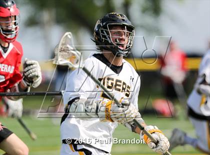 Thumbnail 2 in Hand vs. Pomperaug (CIAC Class M Quarterfinal) photogallery.