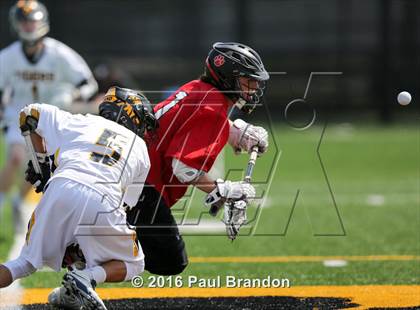 Thumbnail 1 in Hand vs. Pomperaug (CIAC Class M Quarterfinal) photogallery.