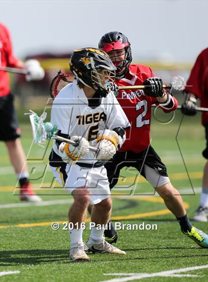 Thumbnail 3 in Hand vs. Pomperaug (CIAC Class M Quarterfinal) photogallery.