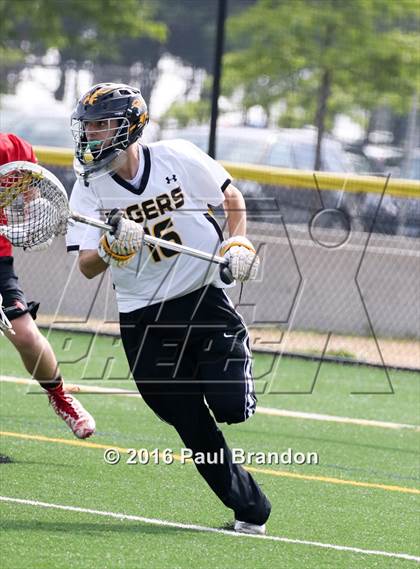 Thumbnail 2 in Hand vs. Pomperaug (CIAC Class M Quarterfinal) photogallery.