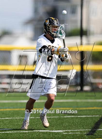 Thumbnail 3 in Hand vs. Pomperaug (CIAC Class M Quarterfinal) photogallery.