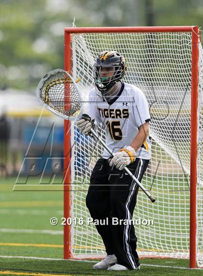Thumbnail 2 in Hand vs. Pomperaug (CIAC Class M Quarterfinal) photogallery.