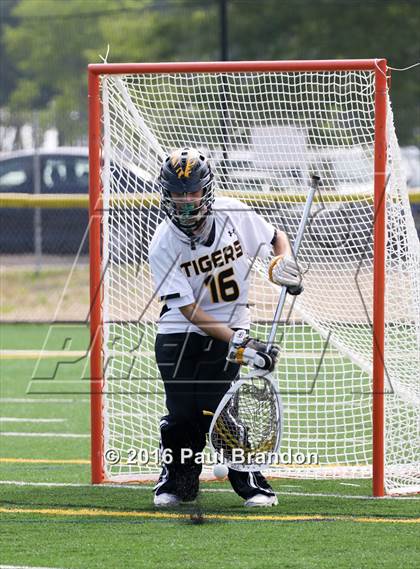 Thumbnail 1 in Hand vs. Pomperaug (CIAC Class M Quarterfinal) photogallery.