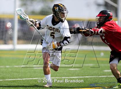 Thumbnail 3 in Hand vs. Pomperaug (CIAC Class M Quarterfinal) photogallery.