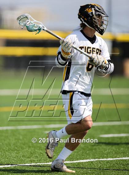Thumbnail 3 in Hand vs. Pomperaug (CIAC Class M Quarterfinal) photogallery.