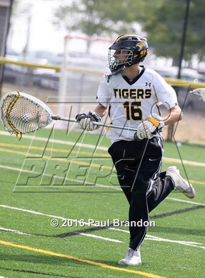 Thumbnail 1 in Hand vs. Pomperaug (CIAC Class M Quarterfinal) photogallery.