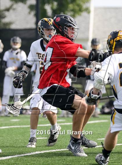 Thumbnail 2 in Hand vs. Pomperaug (CIAC Class M Quarterfinal) photogallery.